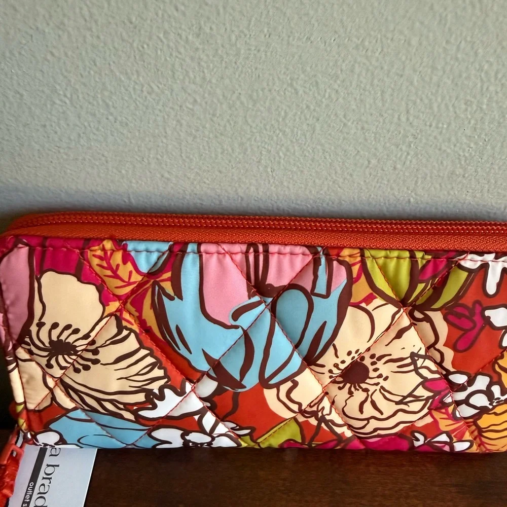VERA BRADLEY Essential Continental Wallet Midday Garden - Picture 3 of 8